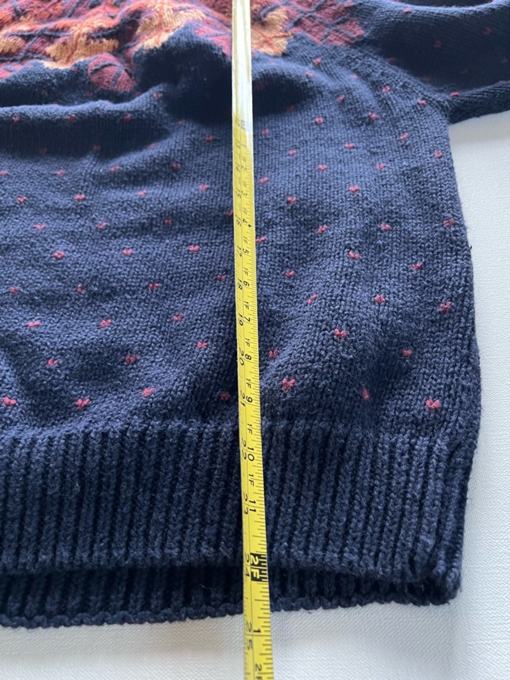 Van Heusen Hand Embroidered Navy Sweater with Autumn Leaf - L - Picture 6 of 9
